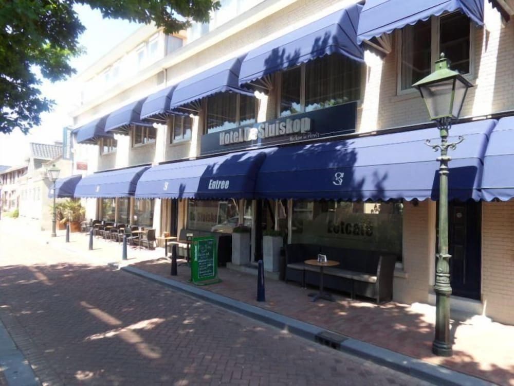 De Sluiskop - carbon neutral hotel in Pernis