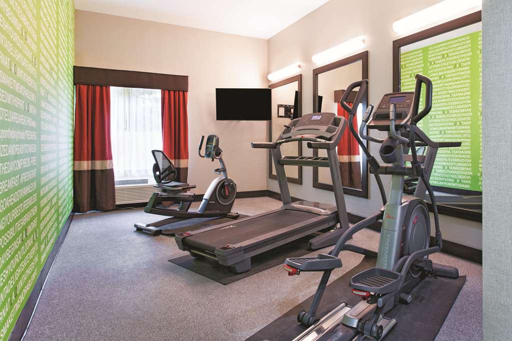 La Quinta Inn & Suites by Wyndham Tampa Bay Area Tampa South - photo 9