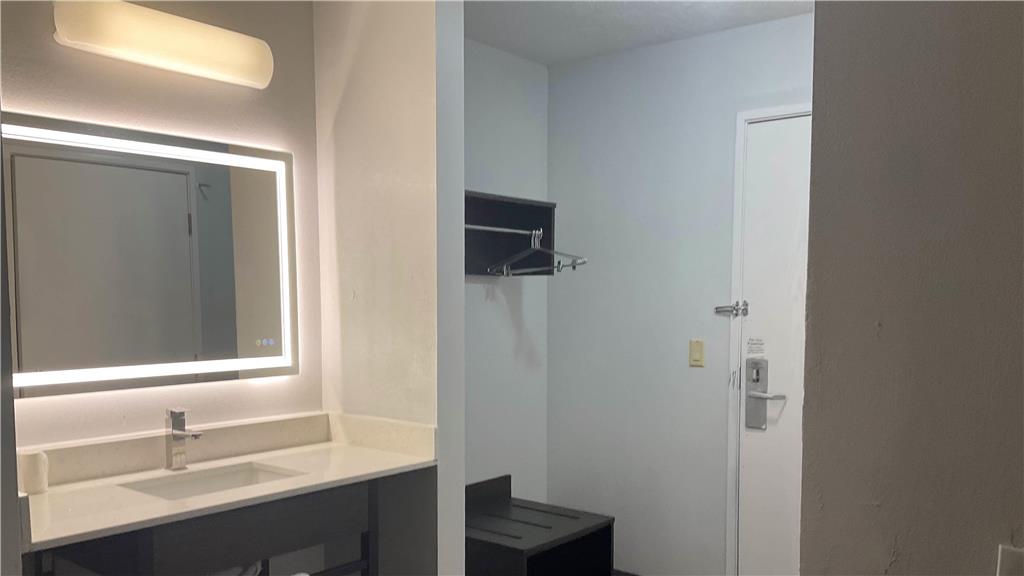Motel 6 Omaha IAT West - photo 19