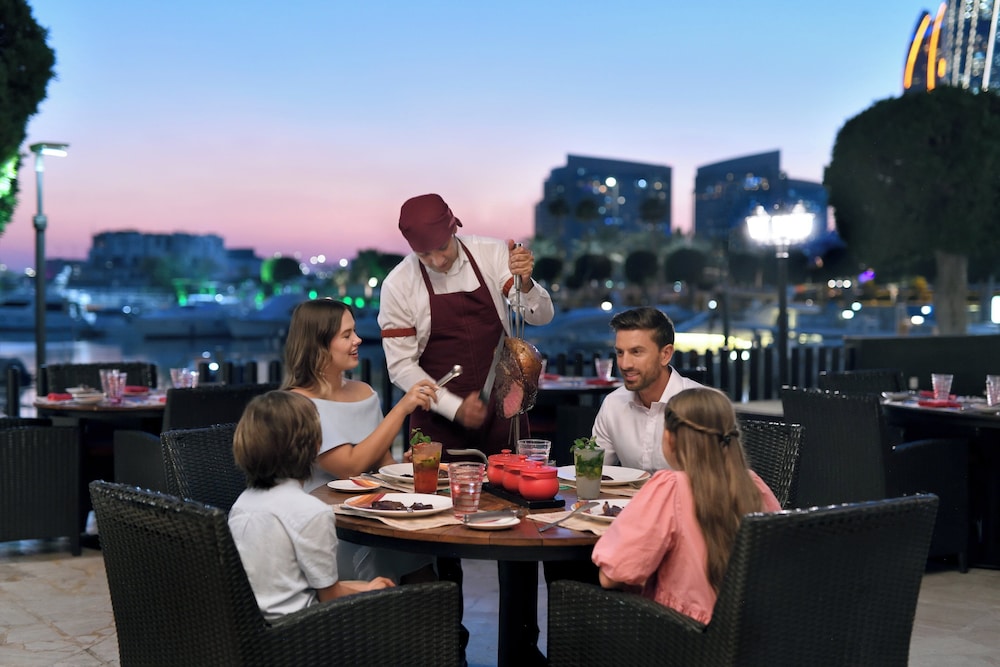 מזון ומשקאות