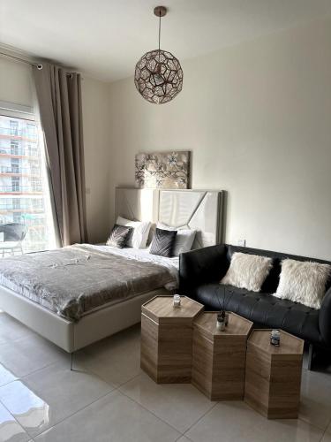 Best Canal View Studio in AG Tower Business Bay in Unknown City, United Arab Emirates