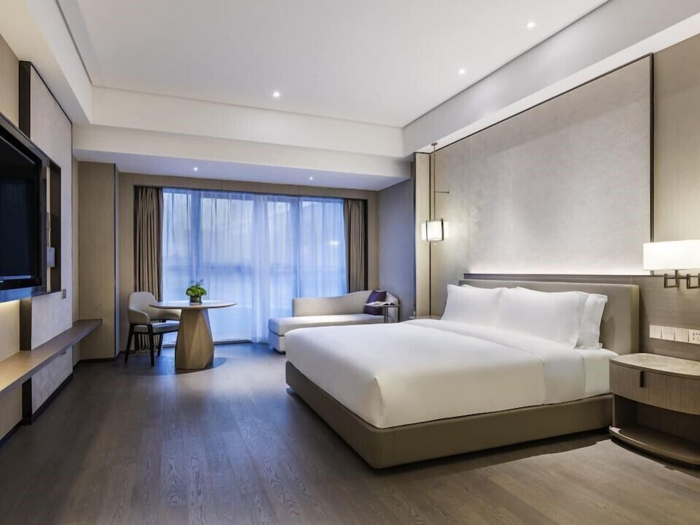 Grand Mercure Shanghai Lingang — 4-Star Luxury Hotel in Shanghai, People's Republic of China