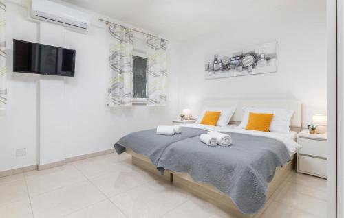 Beautiful Apartment In Pula With Wifi — 4-Star Luxury Hotel in Pula, Croatia