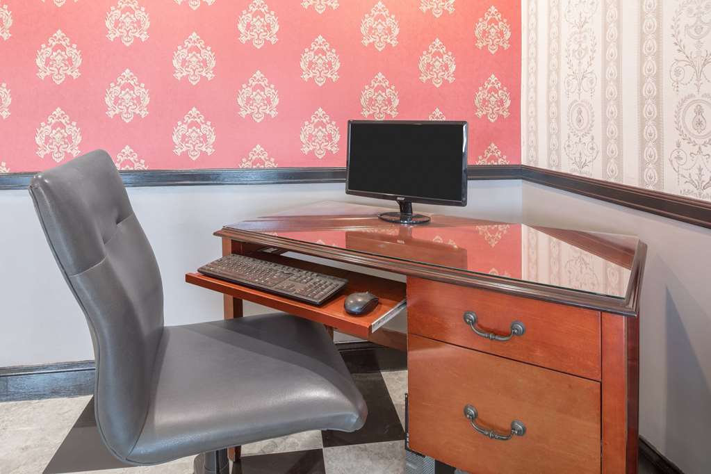 Baymont by Wyndham Cleveland - photo 17