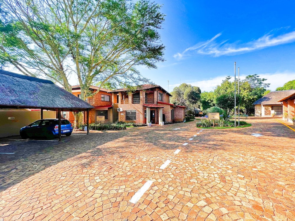 Protea Ridge Guest Cottages in Roodepoort, South Africa