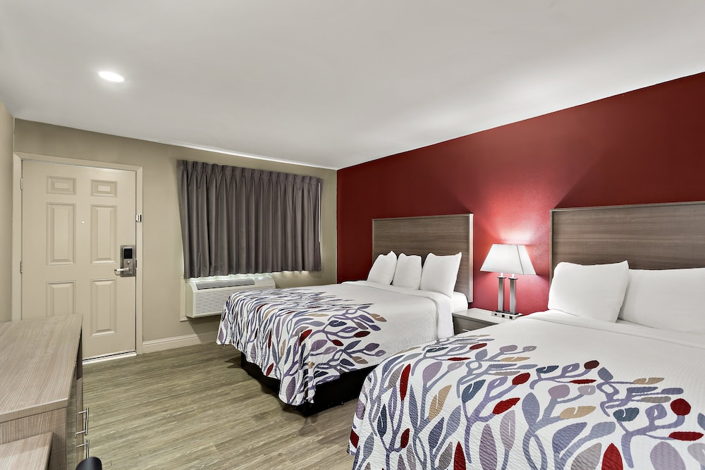 Red Roof Inn Redding - photo 8