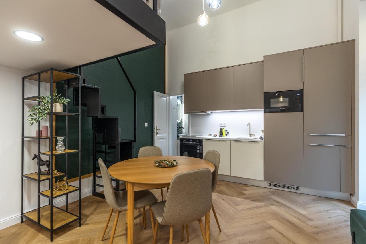 Downtown Luxury Apartment — 4-Star Luxury Hotel in Budapest, Hungary