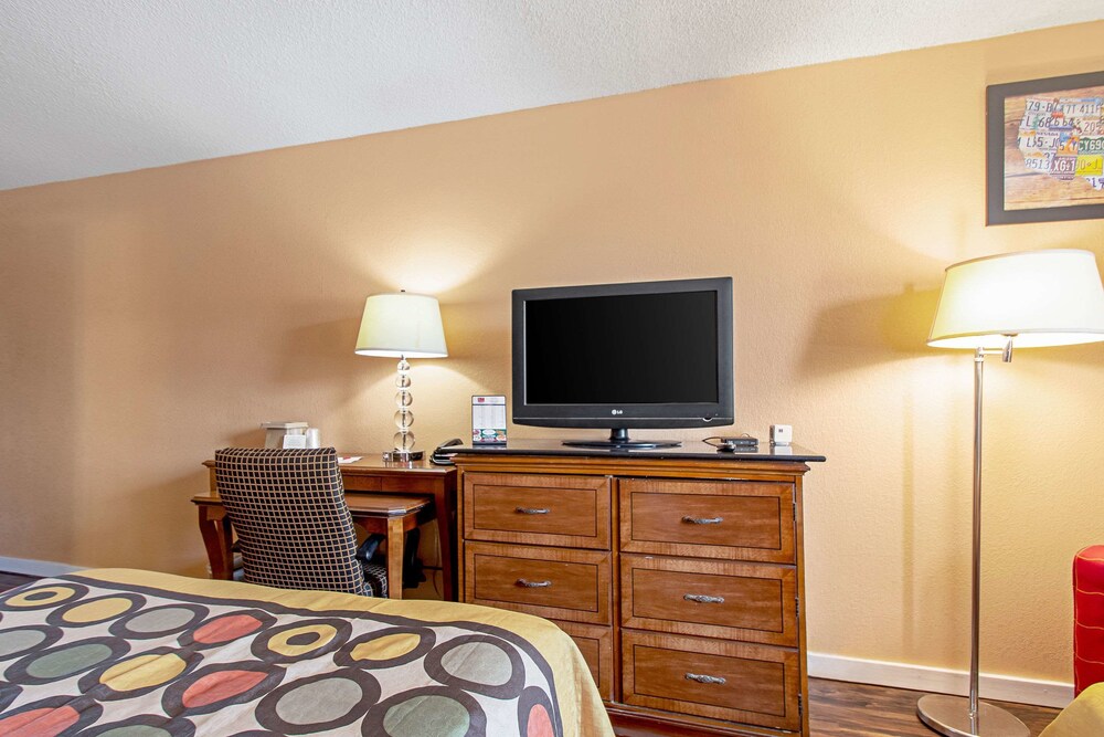 Knights Inn Utica - photo 14