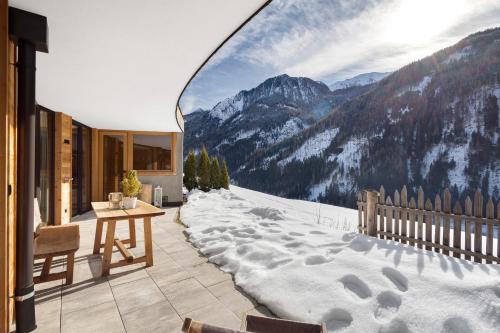 Chalet Suite Wald — 4-Star Luxury Hotel in Selva Dei Molini, Italy