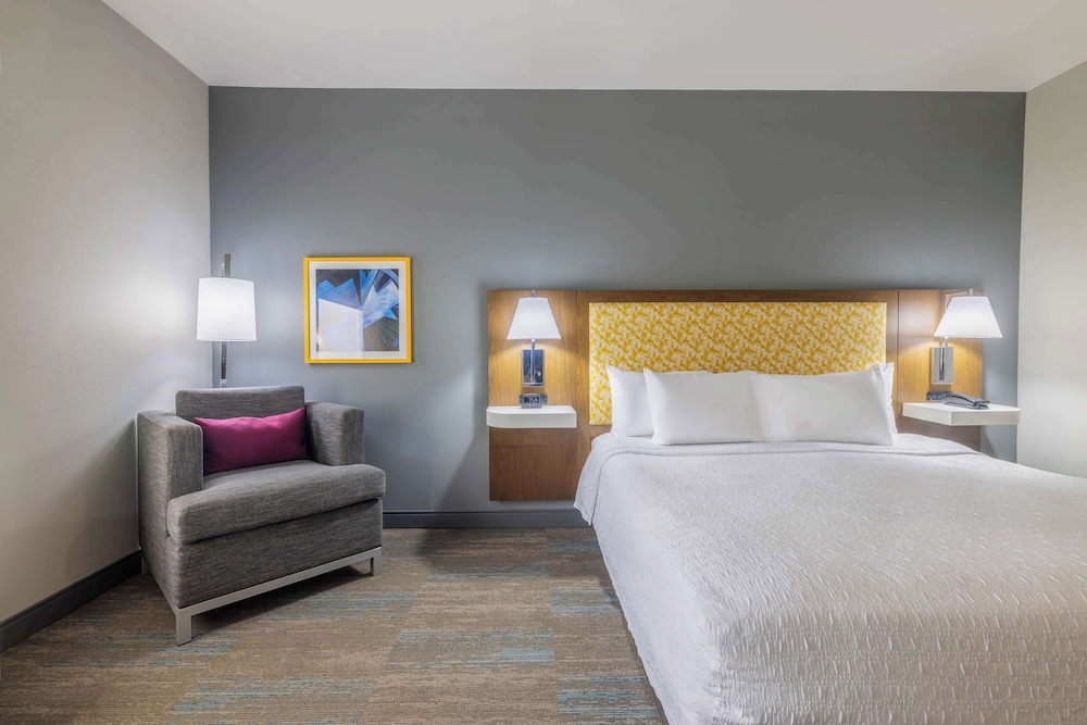 Hampton Inn & Suites Brenham - photo 7