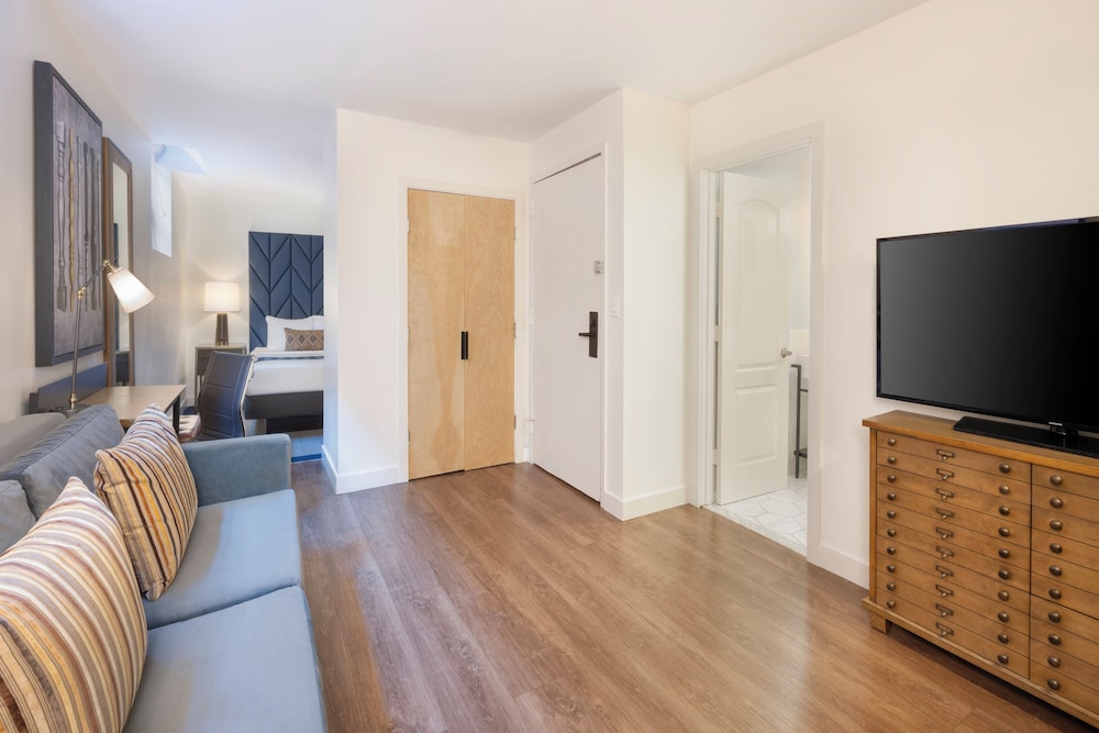 Hotel Indigo Boston Garden by IHG - photo 17