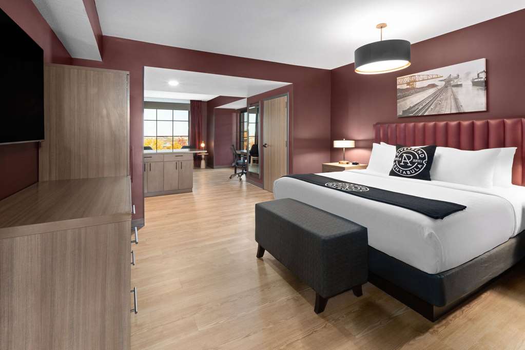 Riverbend Hotel and Suites Trademark Collection by Wyndham - photo 30