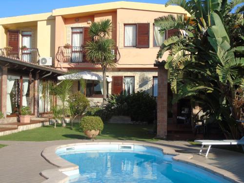 Villa Graziosa — 4-Star Luxury Hotel in Quartu Sant'elena, Italy