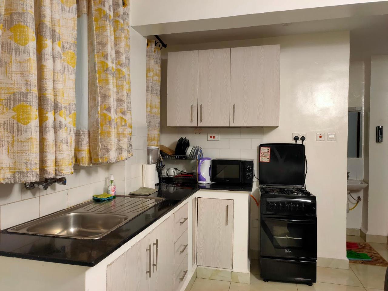 1 Bed Flat Sleeps 2 Parking Wifi