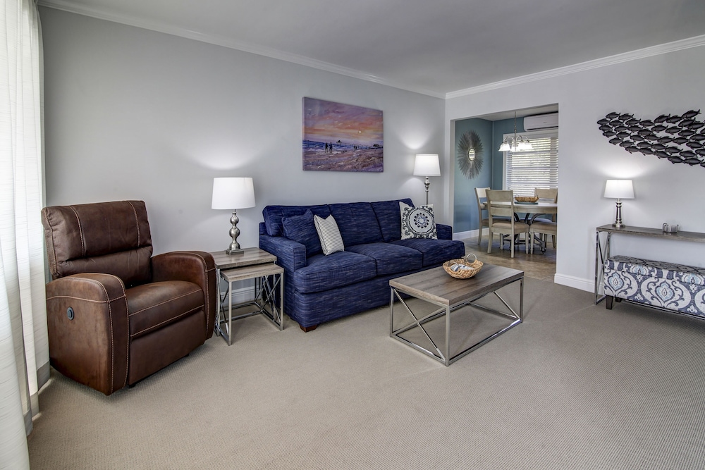 May Dee Suites - photo 31
