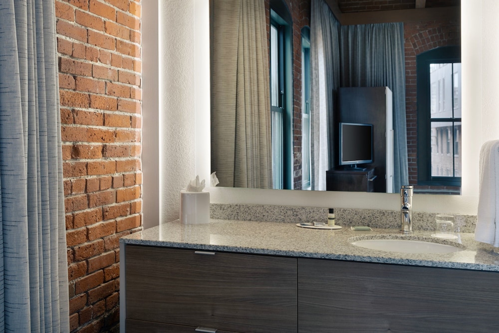 Residence Inn by Marriott Boston Downtown Seaport - photo 16
