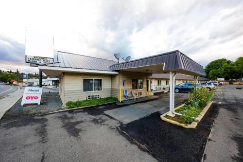 Oyo Riverside Inn John Day Or - featured photo