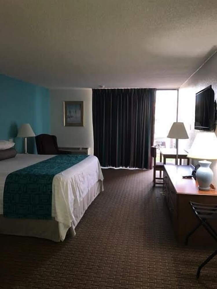 Howard Johnson by Wyndham Winter Haven FL - photo 34