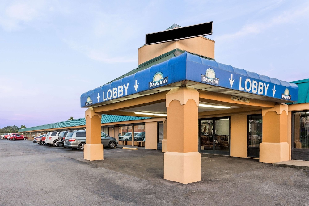 Days Inn by Wyndham Dickson - featured photo