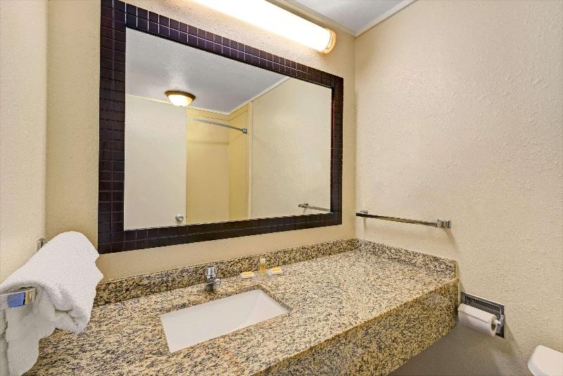 Days Inn Kittery - photo 14