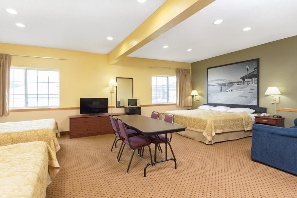 Western Inn & Suites - photo 7
