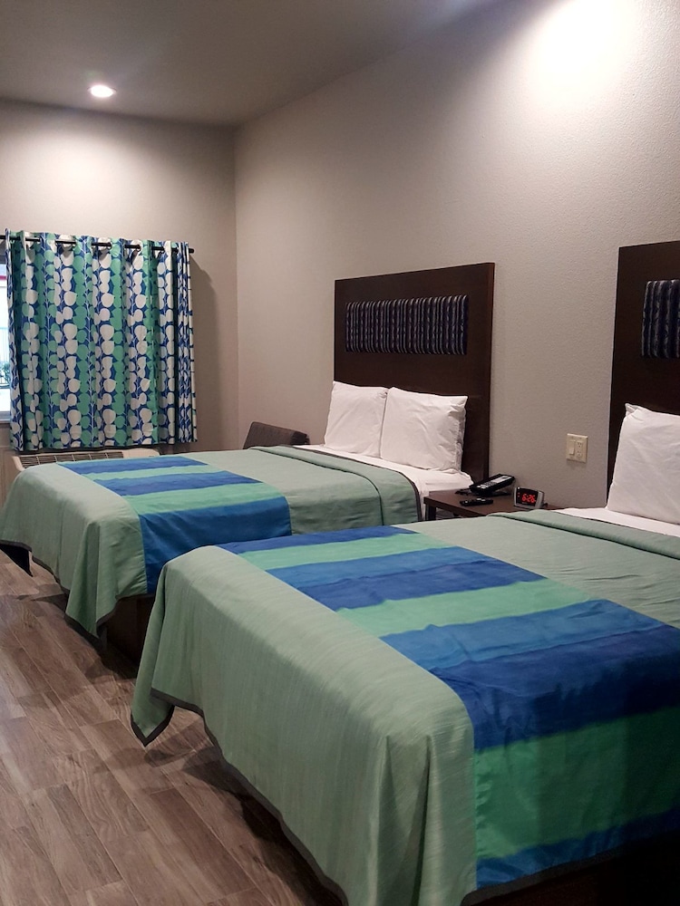 Hotel Blue Woodlands - photo 14