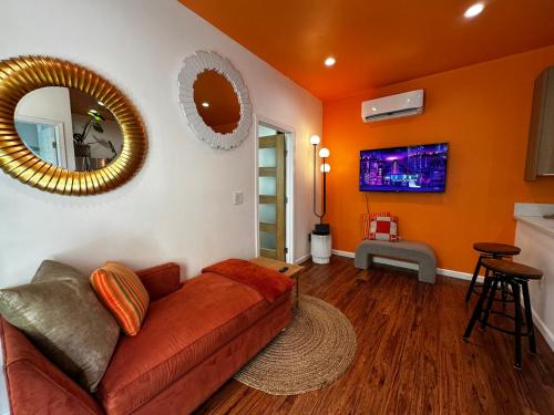 Resort Getaway in Private Garden Terrace Villa w Luxury Amenities — 4-Star Luxury Hotel in Los Angeles, United States