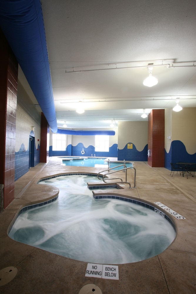 Holiday Inn Omaha Downtown Waterpark by IHG - photo 26