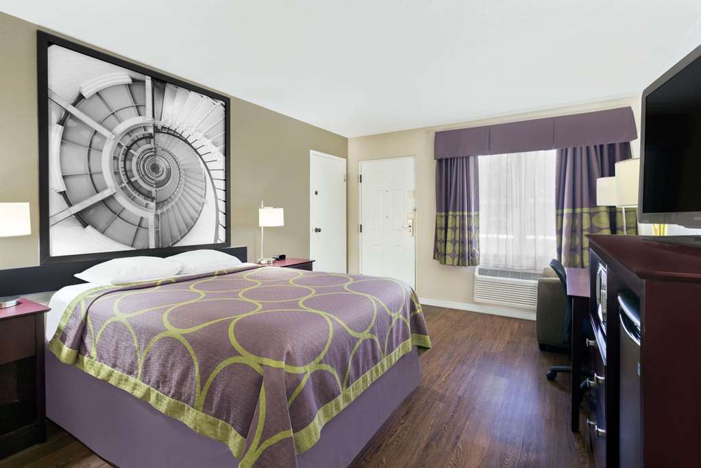 Super 8 by Wyndham Ellenton Bradenton Area - photo 10