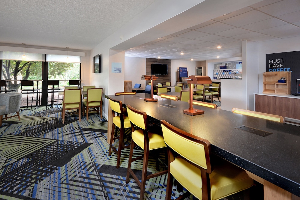 Holiday Inn Express Lynchburg by IHG - photo 40