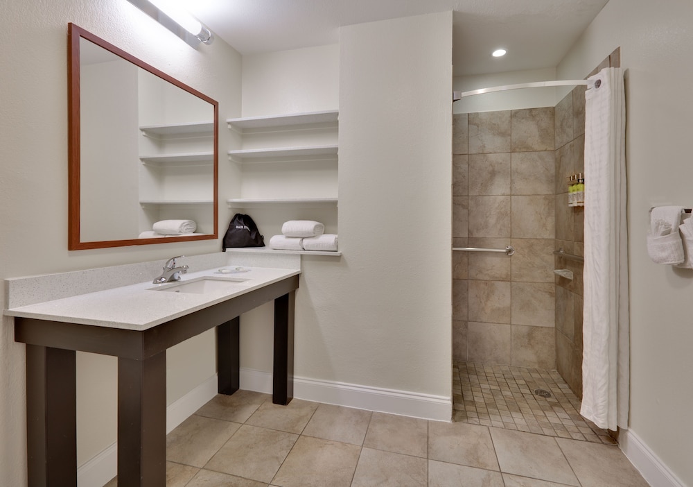 Candlewood Suites Market Center by IHG - photo 16