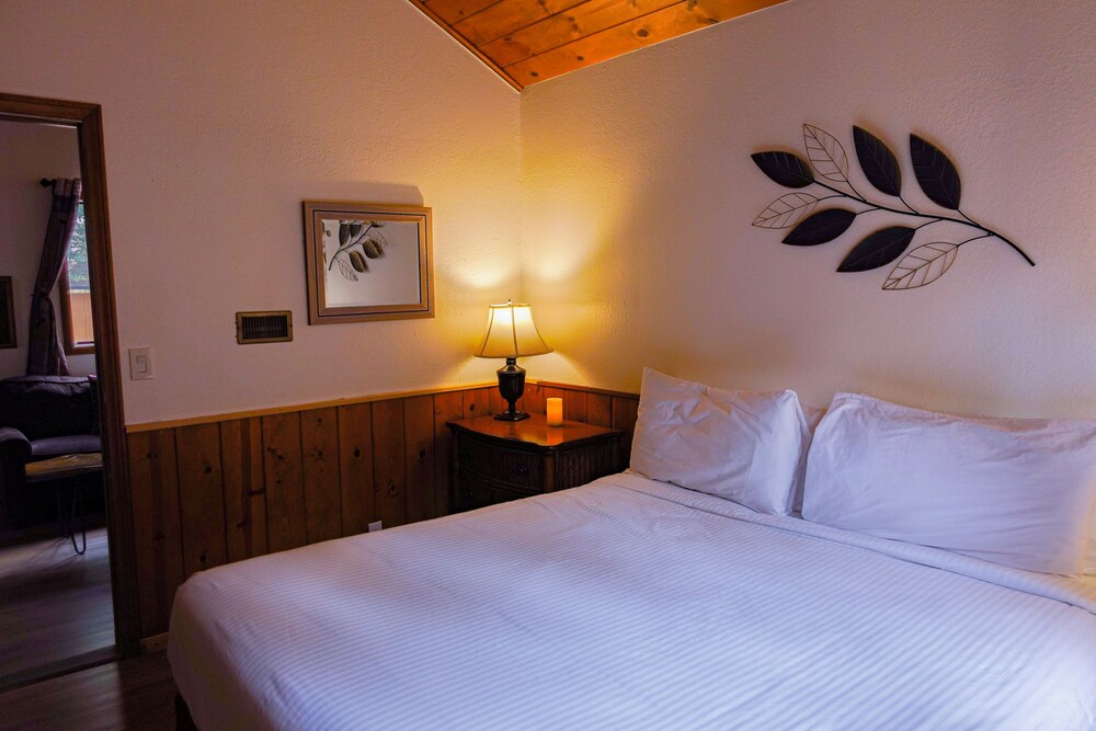 Sleepy Hollow Cabins and Hotel - photo 27