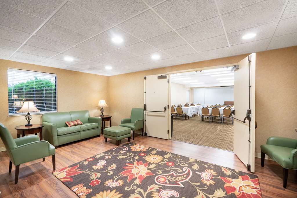 Baymont by Wyndham Knoxville Cedar Bluff - photo 28