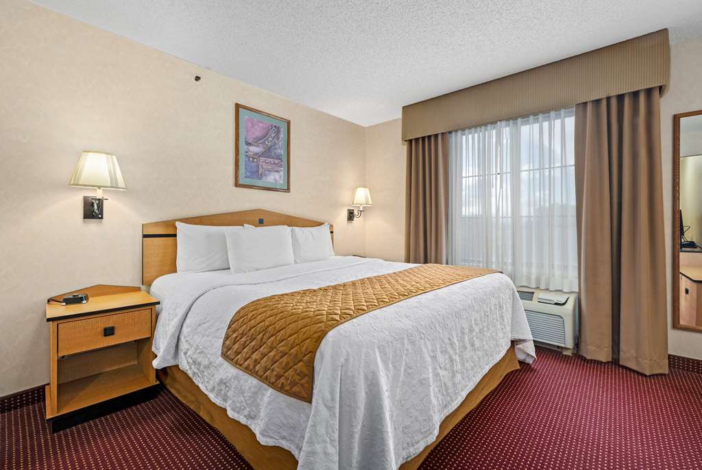AmericInn by Wyndham Denver Airport - photo 17