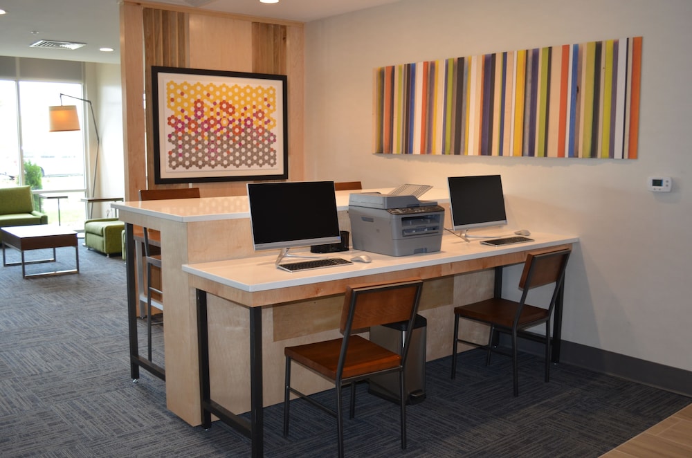 Holiday Inn Express & Suites Charlotte NE University Area by IHG - photo 47