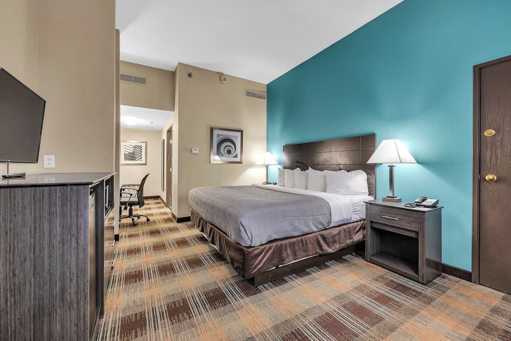 Quality Inn Roseville Detroit North - photo 11