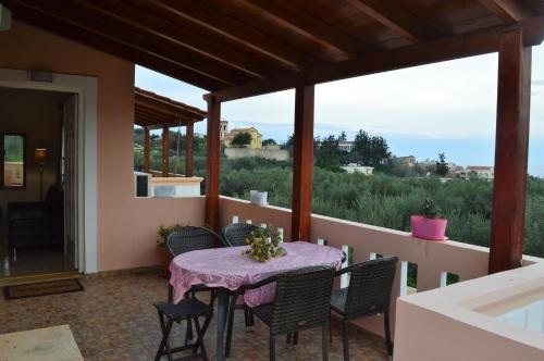 Angellinas Apartments — 4-Star Luxury Hotel in Daratsos, Greece