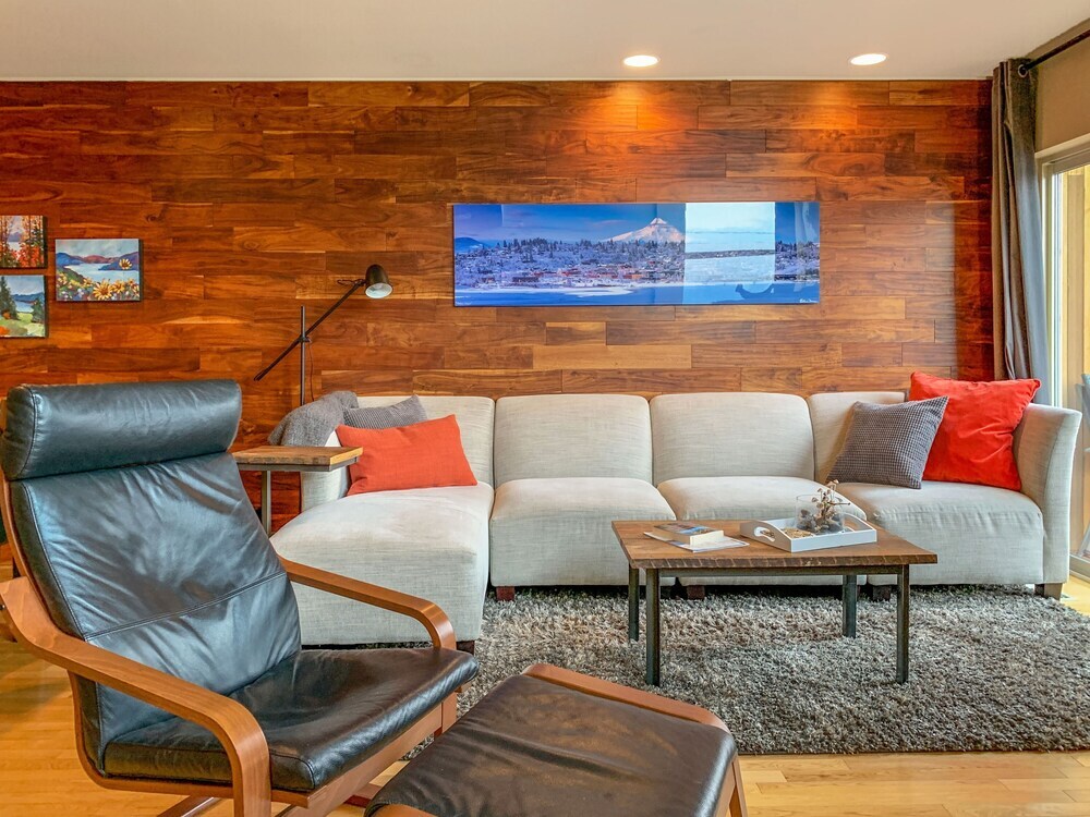 Urban Loft with BBQ on the Deck — Hood River — photo 4