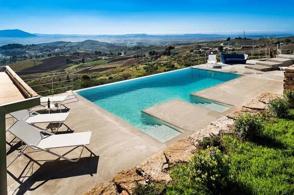 Tangi — 4-Star Luxury Hotel in Buseto Palizzolo, Italy