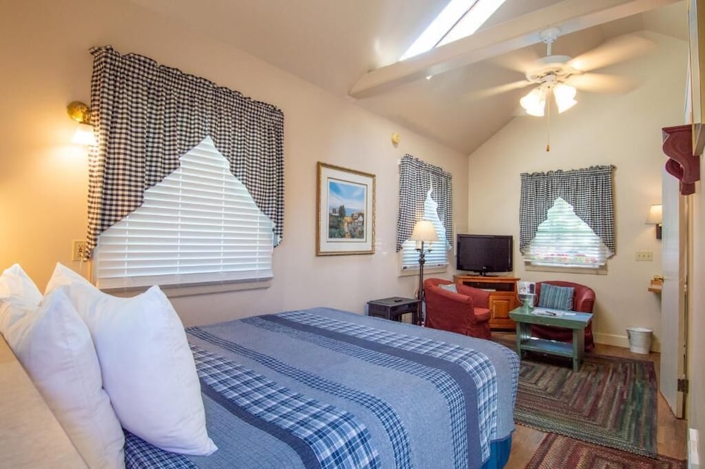 The Swan Hotel - photo 2