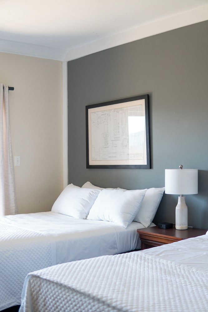 The Inn at Crestwood - photo 17