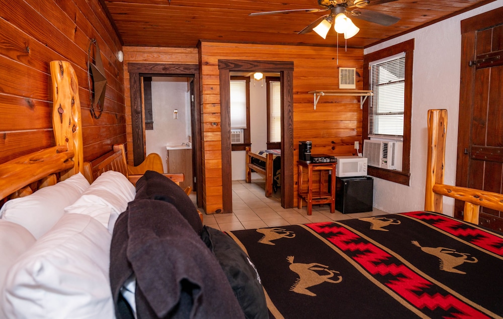 The Vaquero Motel - photo 16