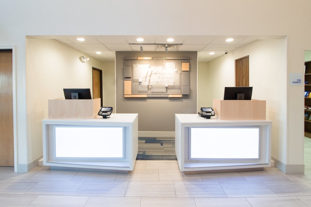 Holiday Inn Express & Suites Worthington by IHG - photo 44