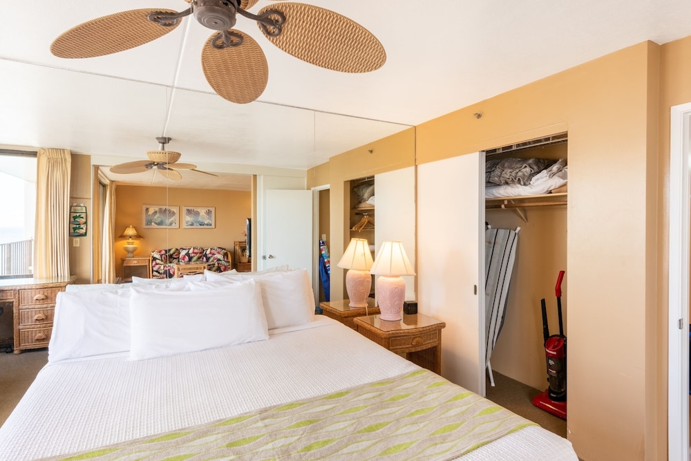Waikiki Banyan Condo Located One Block From Waikiki Beach by Koko Resort Vacation Rentals - photo 8