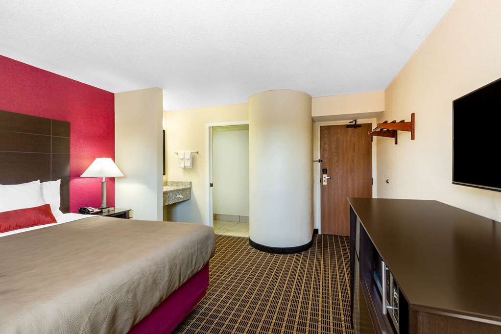 Baymont Inn & Suites by Wyndham Mukwonago - photo 14