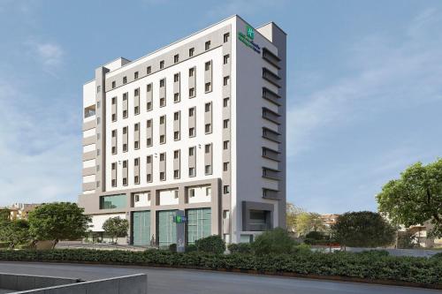 Holiday Inn Express Ahmedabad Prahlad Nagar by IHG in Ahmedabad, India