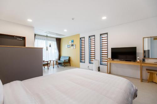Lunamar Pension — 4-Star Luxury Hotel in Jeju City, South Korea