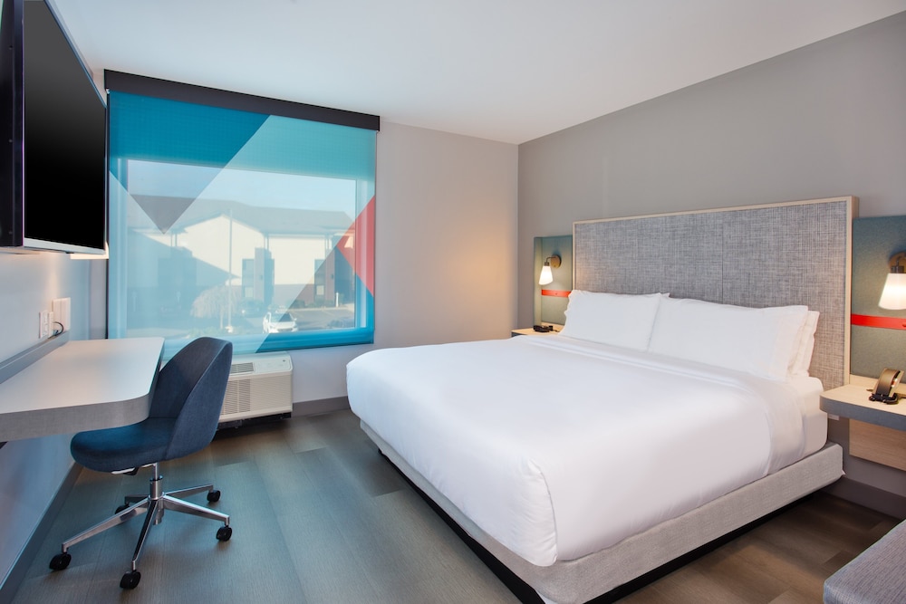 avid hotel Detroit Warren by IHG - photo 14
