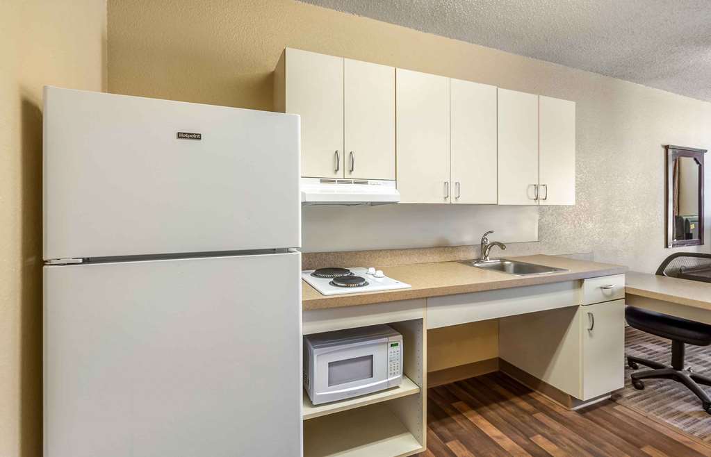 Extended Stay America Select Suites Chicago Downers Grove - photo 13