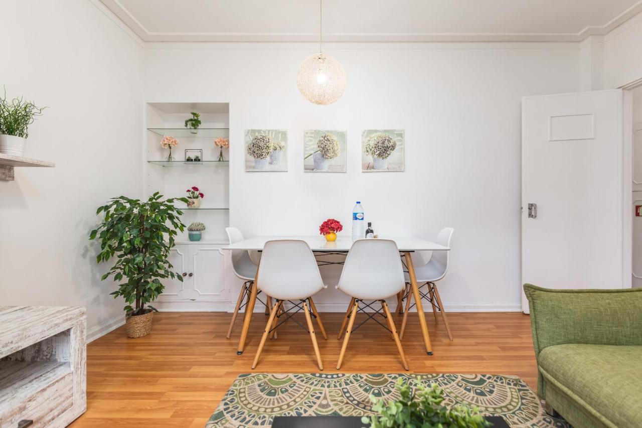 Cosy Apartment with Veranda in Gaia 1E — 4-Star Luxury Hotel in Vila Nova De Gaia, Portugal